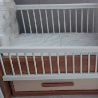 تخت گهواره ای نو اصلا استفاده نشده به همراه تشک