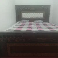 تخت کامل  چوبی بهمراه ۲ عدد پاتختی