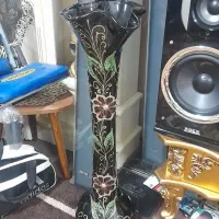 گلدان‌ شیشه‌ ای‌ منودکاری‌ شده‌