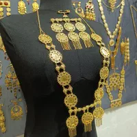 رولباسی و گردنبند