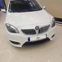 برلیانس ۳۲۰
