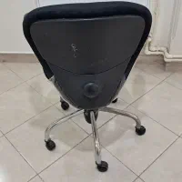 صندلی راحتی گردون ۱ عدد در حد نو