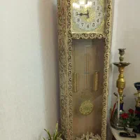 ساعت ایستاده کرمی پتینه شده
