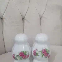 نمکدان گل سرخی و جا سسی