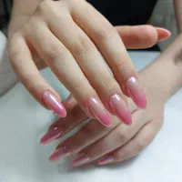 آموزش  کاشت ناخن وپدیکور