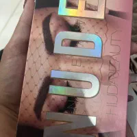 آرایشی مونا