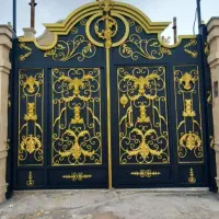 رنگ آمیزی در پنجره چارچوب آهن...