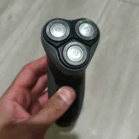 ریش تراش فیلیپس مدل ۶۹۴۶
