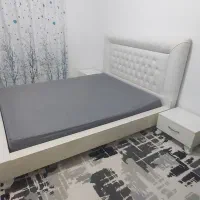 تخت دونفره با پاتختی و میزآرایش