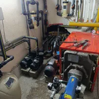 استخر و جکوزی شبانه روزی
