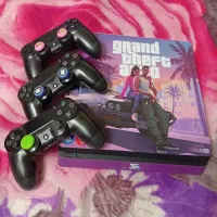 ps4 اسلیم همراه سه دسته سالم بدون هیچ مشکلی