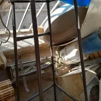 چهار پایه آهنی محکم