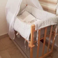 تخت کنار مادر مارک روبا آلمانی