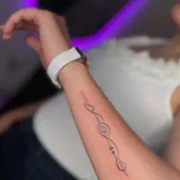 اجرا و آموزش تتو بدن در اسفراین با مبینا تتو