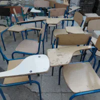 صندلی یا نیمکت دانش آموز