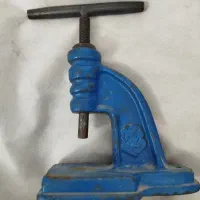 دستگاه دکمه زن