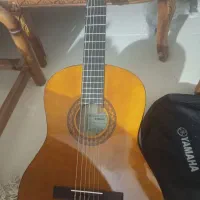 گیتار یاماها C40
