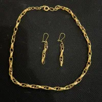 گردنبند و گوشواره نمادار سبک
