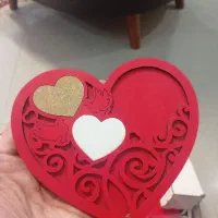 یه جعبه قلب طلایی و باکسهای لیزری