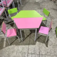صندلی و میز ذوزنقه
