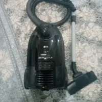 جاروبرقی کارکرده مشکی