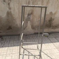 چهار پایه اهنی