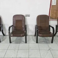 چهار عدد صندلی