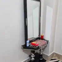 میز و آینه