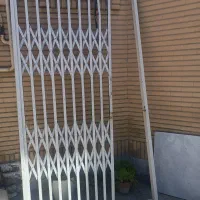 حفاظ درب آکاردئونی