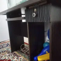 میز کامپیوتر سالم