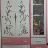 کمد دیواری و رخت آویز و کتابخانه