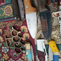 10عددچاقو کلا تزیینی کلکسیونی میباشدو تبر