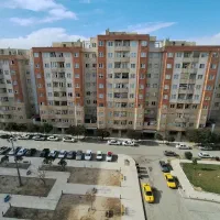 ۹۵ متر مجتمع زیتون روبروی بیمارستان بیستون
