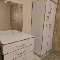 (تخت دو نفره فقط زیره) کمد و میز آرایش در حد نو
