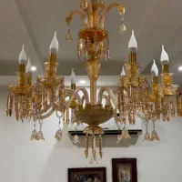 لوستر و اباژور و اینه و میز