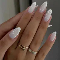 خدمات کاشت ناخن ترمیم ناخن قیمت ویژه .حتی تعطیلات