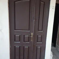 درب ورودی چوبی تمیز