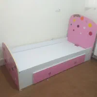 تخت و کمد کاملا سالم فروش ب دلیل جابجایی