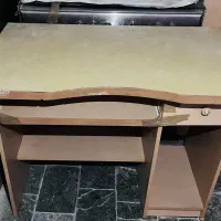 میز کامپیوتر  سالم