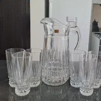تعدادی ظروف آشپزخانه و دکوری درحد