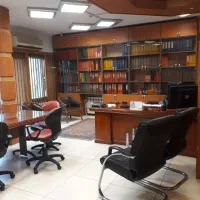 140-مترسند-اداری-بر-عباس-آباد40-متر-تابلو-خور