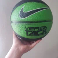 توپ بسکتبال کبوتر