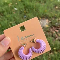 گوشواره بنفش مینیمال