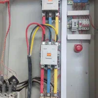 مونتاژ و نصب وعیب یابی تابلو برق های صنعتی|خدمات پیشه و مهارت|اراک, |دیوار