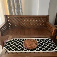 نیمکت ومیز چوبی