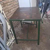 میز کار آهنی سالم بدونه مشکل یامیزبرش