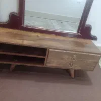 آینه و میزش