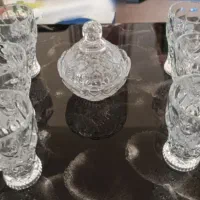 ۶ عدد استکان و یک عدد قندان