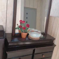 اینه و میز ارایشی