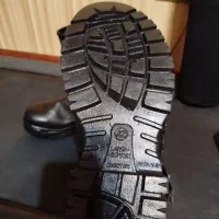 کفش ایمنی وکار